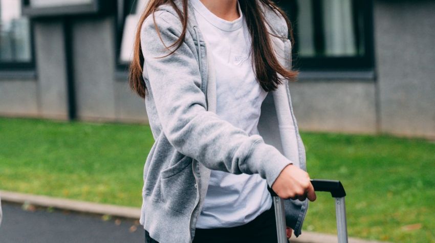 插图3–红色火焰抵达比邻星大本营–比利时球队中文站